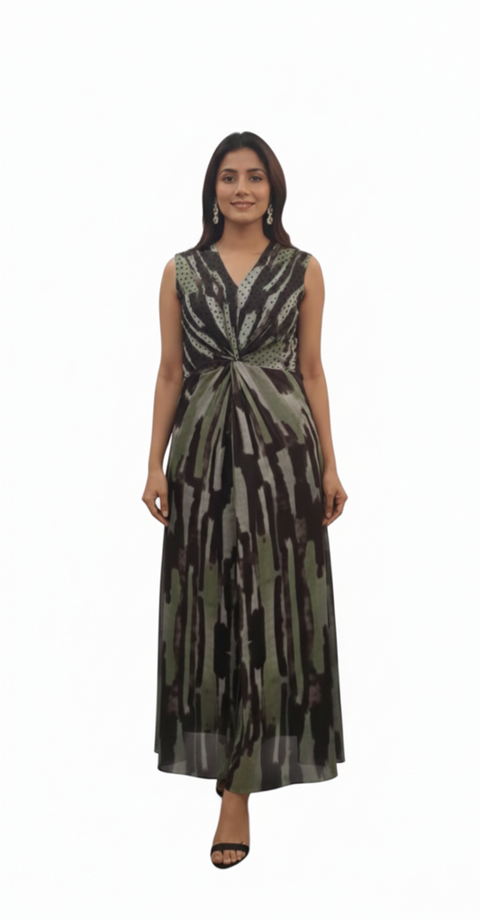 V Neck dress with a twisted detail